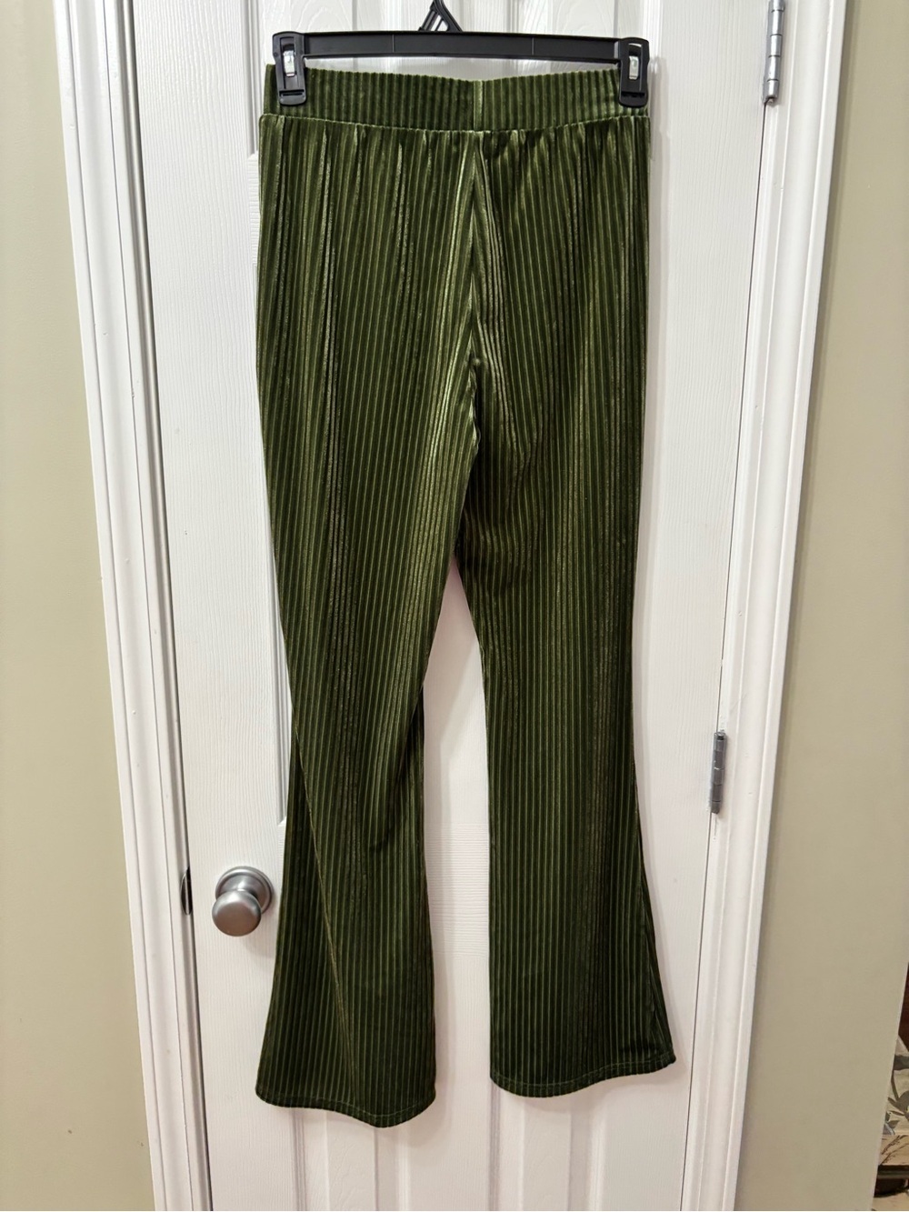 SHEIN Olive Green Pull On Velvet Ribbed Flare Pants Size Large High Rise Stretch - Picture 5 of 8